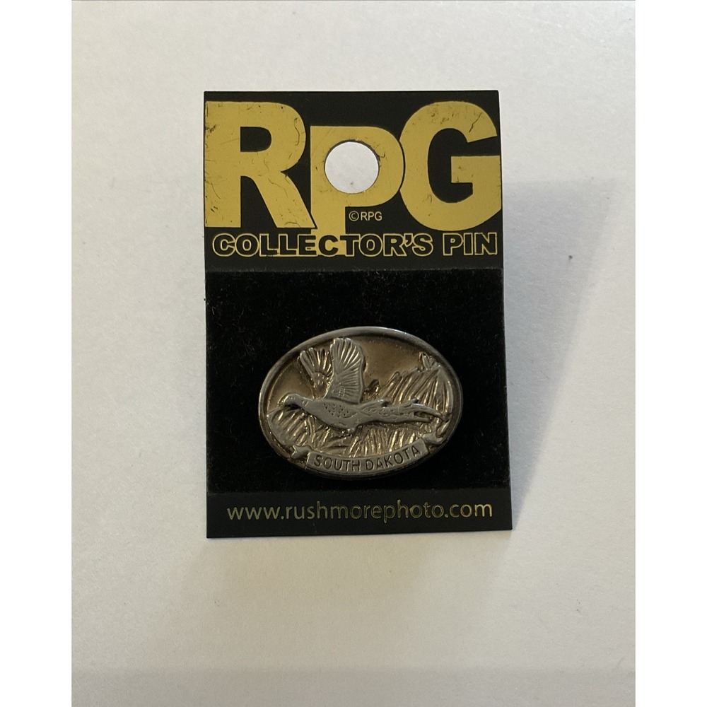 Mount Rushmore South Dakota Ringneck Pheasant State Bird Lapel Pin RPG NEW